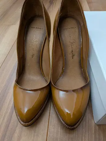 긴자 카네마츠 브라운 에나멜 스틸레토 하이힐