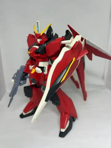 1/100 세이버 건담 완성품