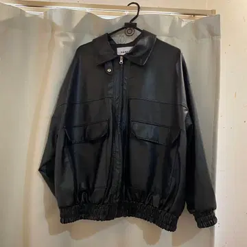 nemne 블랙 가죽 봄버 자켓