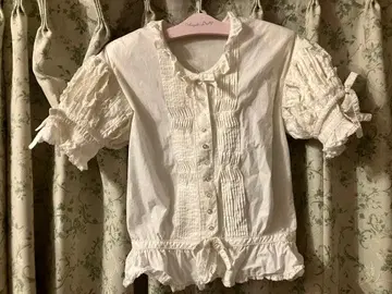 편의점 원더풀 월드 퍼프 슬리브 블라우스