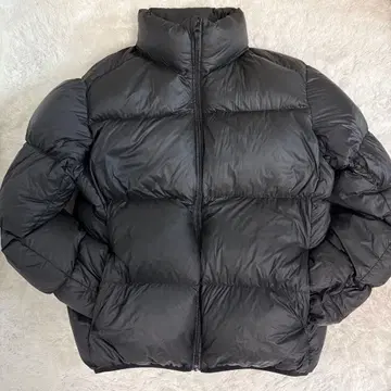 유니클로 울트라 라이트 볼륨 다운 블랙 XL 다운 90% 방한