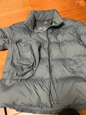 유니클로 울트라 라이트 다운 다운 재킷 M