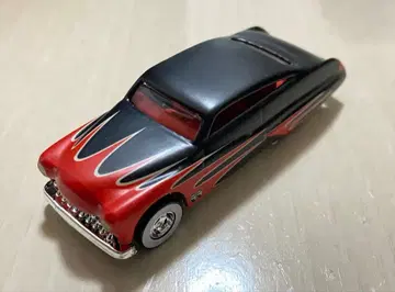 새상품급 핫휠 로우라이더 문아이즈 포드 퍼플 패션