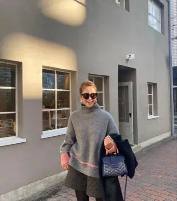 로지몬스터 바이컬러 니트