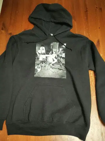 x-girl 닐바나 그래픽 프린트 후드티 블랙