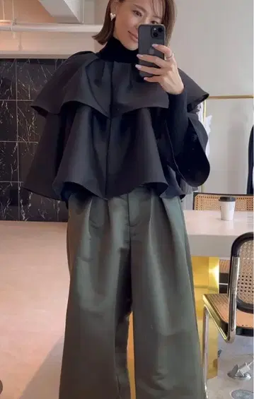 Heve 새틴 플레어 가우초 팬츠 올리브 38 사이즈