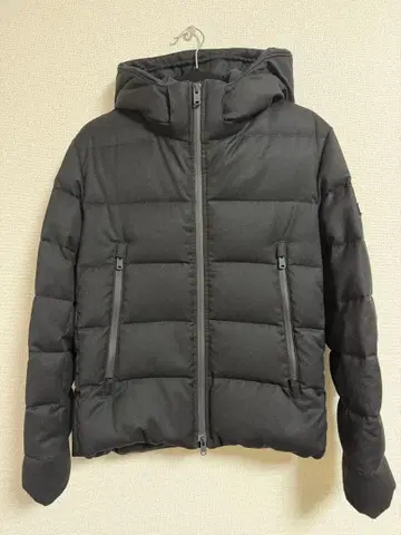 TATRAS 블랙 다운 자켓 후드 부착 02