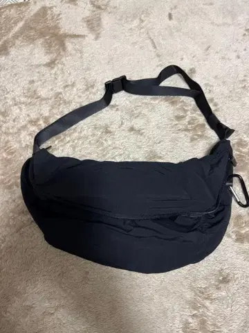 블랙 바디백 웨스트 파우치