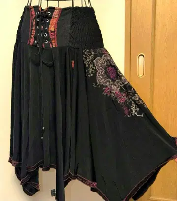 OzzOneste 레이스업 플레어 스커트