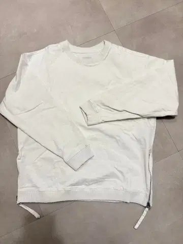 ZARA 화이트 크루넥 맨투맨 S