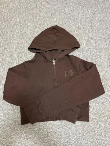 슬로피 후드 부착 후드티 브라운