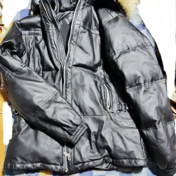 MALE & CO. 다운 자켓 하자 있음