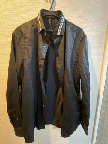 EMPORIO ARMANI 블랙 긴팔 셔츠