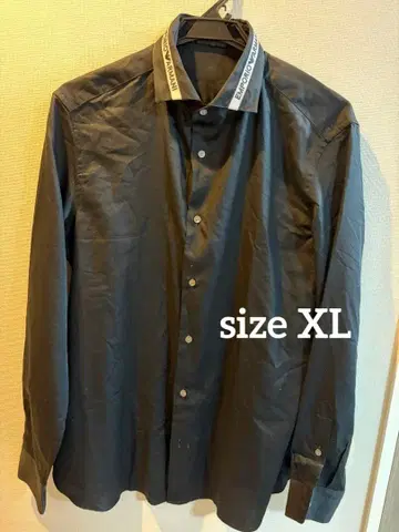 EMPORIO ARMANI 블랙 긴팔 셔츠