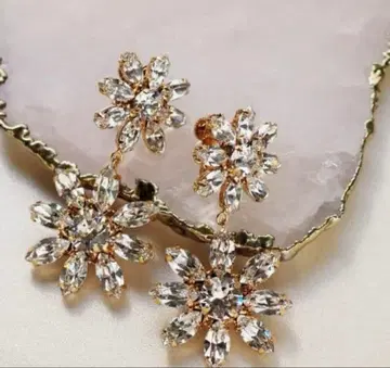 masae BLOOM 귀걸이 정가 26400엔