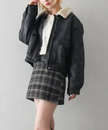 SpRay 크롭 페이크 무스탕