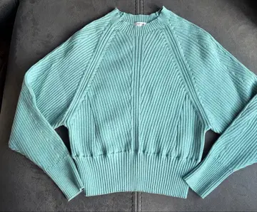 새상품급 FRAY I.D 니트 스웨터