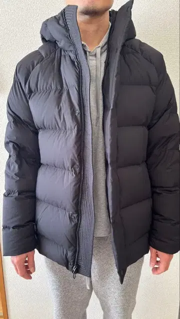 거의 새상품 Lululemon 남성용 다운 자켓 후드 부착 블랙
