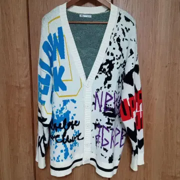 ZARA 그래픽 프린트 니트 가디건 S-M 사이즈