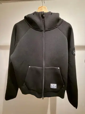 일리 피싱 클럽 후드티