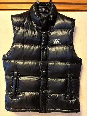 CANTERBURY 블랙 다운 베스트