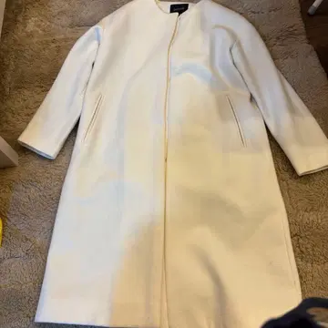 UNTITLED 화이트 롱 코트