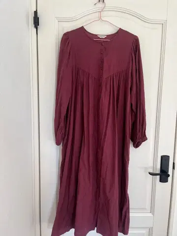 사만사 모스모스 꽃 자수 원피스 보르도