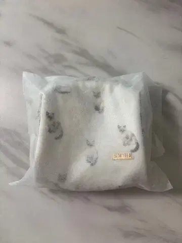 [ 미사용 새상품 ] 젤라피케 고양이 cat 패턴 파우치 아이보리 화이트