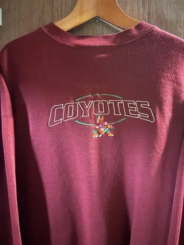 COYOTES 로고 버건디 트레이닝복