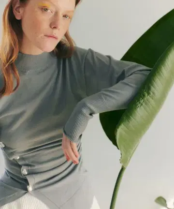 Le ciel blue 개더 디테일 펄 니트