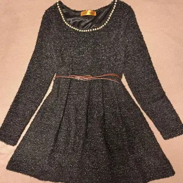 [새상품급] 펄 장식 블랙 긴팔 실버 뜨개질 플레어 원피스 벨트 포함