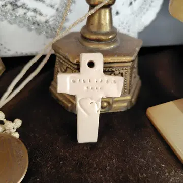 자클린 모라비토 님의 크로스 펜던트 탑 익명 배송