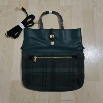 그린과 블랙 체크 무늬 토트백
