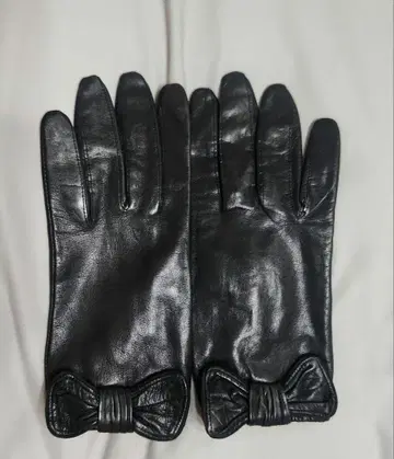 BALLY 블랙 가죽 장갑 리본 포함