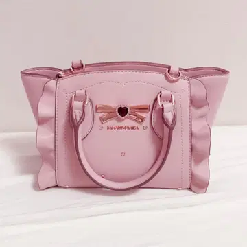 사만사 베가 리본 스터드 플러터 핑크 베이지