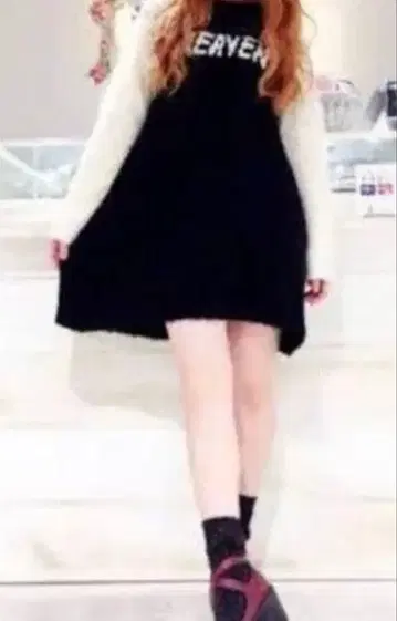 jouetie 깃털 로고 A라인 니트 원피스