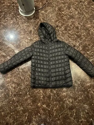 UNIQLO XL 블랙 후드 부착 다운 자켓