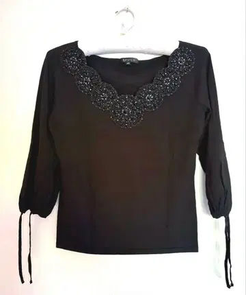 EPOCA 비즈 장식 블랙 7부 소매 상의 40