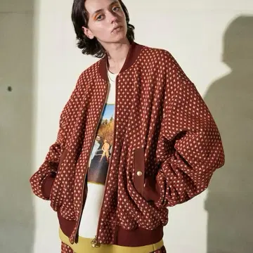 TAUPE 23SS Diamond Pattern Bomber Jacket