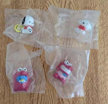 짱구는 못말려(크레용 신짱) x 산리오 캐릭터즈 피규어 컬렉션 4개