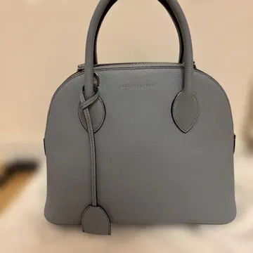 보난벤츄라 아이스 그레이 가죽 핸드백 엠마