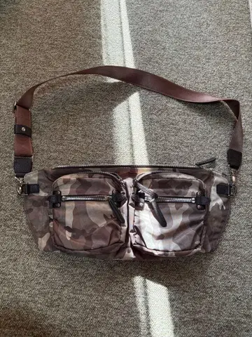카모 패턴 숄더백 라나이 트랜짓 lanai transit