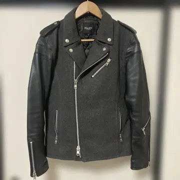 Black by VANQUISH 블랙 바이 뱅퀴시