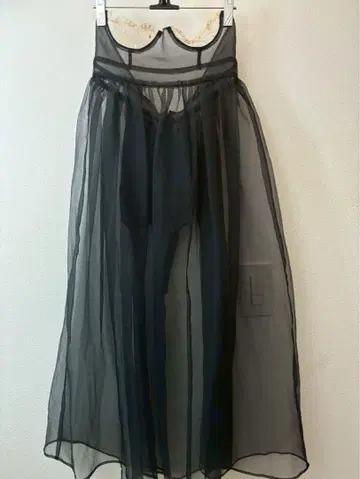 앤티크 코르셋 원피스 마누스 마시나 작가 작품