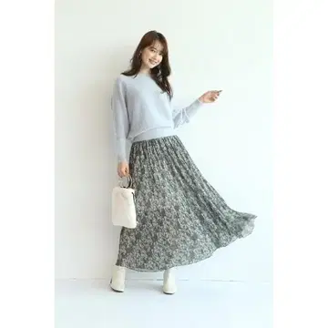 택 포함 새상품 마이 스트라다 블러 플라워 플리츠 스커트