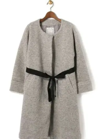 [ 새상품급 ] BEARDSLEY 노카라 플레어 코트