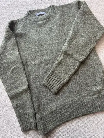 올리브 그린 울 크루넥 스웨터 45rpm