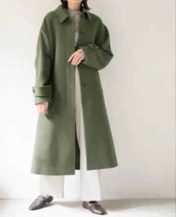 LOWRYS FARM 올리브 그린 롱 코트