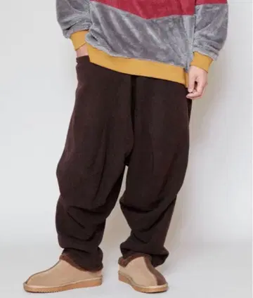 다크 브라운 와이드 팬츠 플리스 소재