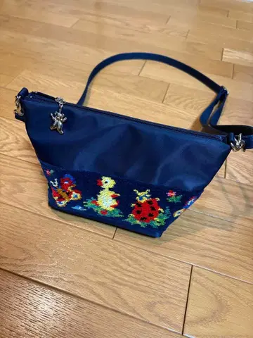 학교 페이 숄더백 새상품 feiler